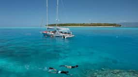 Cairns: Sail, Snorkel, Dive Reef & Green Island Tour, 25 pax