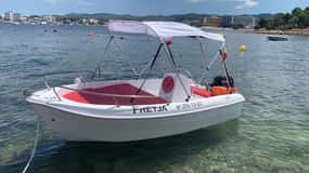 Entdecke die Strände Ibizas auf einem Boot ohne Führerschein 8H