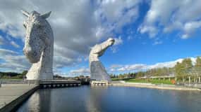 Edinburgh: Loch Lomond, Stirling Castle, and Kelpies Tour