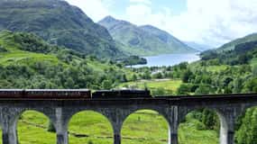 From Edinburgh: Glenfinnan Viaduct, Glencoe & Highlands Tour