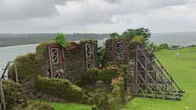 Fra havnen i Colon: Fort San Lorenzo & PanamaCanalAguaClaraLock