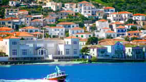 Escursione privata di un giorno sull'isola di Spetses da Atene