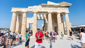 Piraeus Port: Parthenon & Acropolis Museum Historical Tour