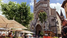Mallorca: Exklusive Halbtagestour mit Zug und Straßenbahn in Sóller