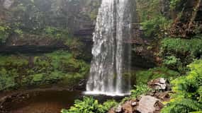 Cardiff: Waterfalls, Mountains & Castles Day Tour