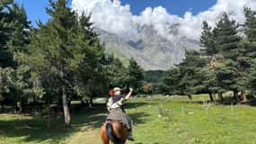 Kazbegi : Excursion à cheval au coucher du soleil à partir de Rooms Hotel Kazbegi