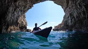 Pula: Kajakpaddling, snorkling, klipphoppning Tur med våtdräkt