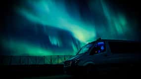 Saariselkä: Recorrido fotográfico y de caza de auroras en monovolumen