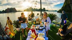 Desde Hanoi: Excursión de un día a la Bahía de Ha Long con crucero y almuerzo
