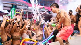 Cancun: Coco Bongo Spring Break Beach Party with Open Bar