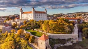 З Відня: південна екскурсія з гідом до Братислави та сільської місцевості