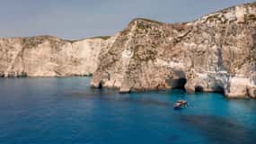 Rhodes:Bay to Bay Cruise with Greek Buffet, Drinks & Live DJ