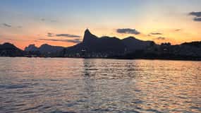 Río de Janeiro: Excursión en lancha rápida - Atardecer con cerveza