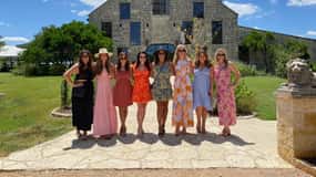 Дослідіть винну сцену Фредеріксбурга зі справжнім техаським шармом