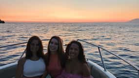 Sarandë: Sunset boat tour with local wine