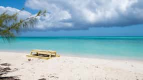 From Providenciales: Full-Day Snorkeling Cruise with Lunch
