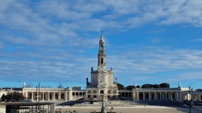 Memorabile tour privato di un giorno a Fátima, Nazaré e Óbidos