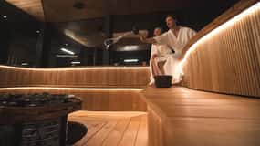 Rovaniemi: Arktisk spa-oplevelse med middag i badekåbe