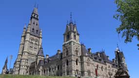 Ottawa: Private Guided City Tour from Montreal
