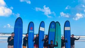 Bali : Leçon de surf sur la plage de Seminyak (2 heures)