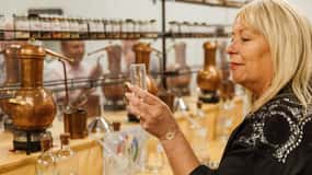 Sheffield: Gin Distillery Tasting Visit with Guided Tour