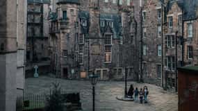 Edinburgh: Immersive Old Town Ghost Walking Tour Experience