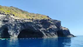 Da Lipari: Tour in barca Alicudi & Filicudi (8 ore) PICCOLO GRUPPO