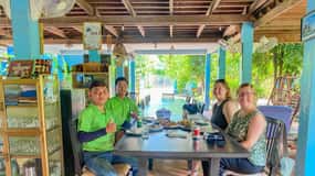 Excursão de 1 dia de Vespa pela Ilha da Seda com almoço em uma casa local