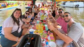 Xochimilco: traditional boat tour, culture and fun.