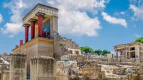 From Rethymno: Knossos Palace and Heraklion City Day Trip