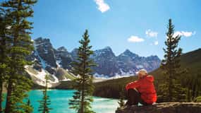 Morning Tour at Moraine Lake (2hrs) & Lake Louise (2hrs)