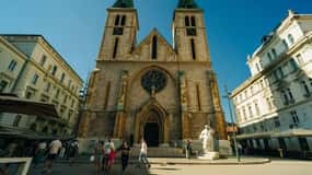 Sarajevo Old Town: Bosnian Ethnic Food & Coffee Walking Tour