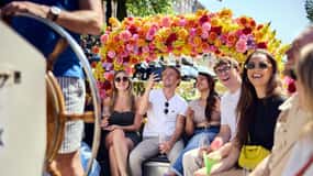 Amsterdam: The Original Flower Boat with Local Guide and Bar