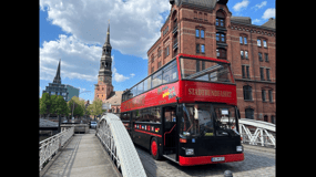 Hamburg: 1-stündige Sightseeing Bustour mit Live Guide