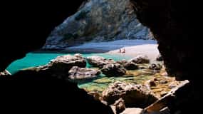 Sesimbra: Praias e Grutas Secretas