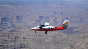 Las Vegas: Roundtrip Flight to Grand Canyon & Hummer Tour
