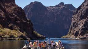 Grand Canyon Helikopterflygning & Hoover Dam River Float Raft