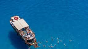 Faliraki : Trasferimento e crociera a Lindos con 3 soste per il bagno