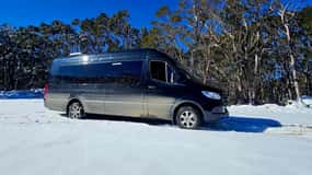 Ótimos tours particulares Excursão de ônibus de luxo para brincar na neve em Lake Mountain
