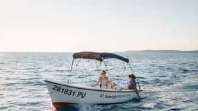 Louez un bateau jusqu'à 6 personnes dans le parc naturel du cap Kamenjak