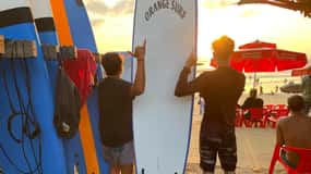 Bali: Praia de Kuta 2 horas de aulas de surf com instrutor