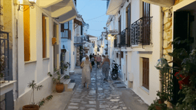 Explorando la Ciudad de Skiathos : Un Paseo Histórico