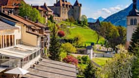 Von Luzern aus: Greyerzer Käserei, Schokoladenmuseum & ...