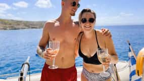 Hersonissos: Sunset Catamaran Cruise with Snacks and Drinks