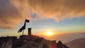SEMI-GUIDED HIKE TO OLYMPUS SUMMIT
