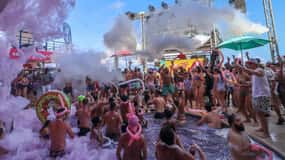Ladies Beach Party Coco Bongo