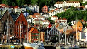 Bergen: Private Walking Tour With Local Guide
