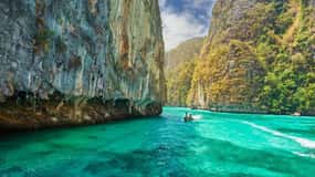 Phuket: Phi Phi Islands and Maya Bay Day Trip with Lunch