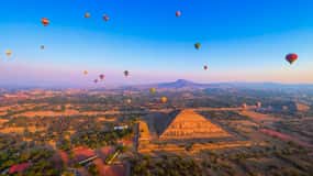 CDMX: Globo aerostático a Teotihuacán con traslados y desayunos
