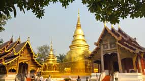 Ex-monk city & temples walking tour: (3.5 hours / 1.7 km.)